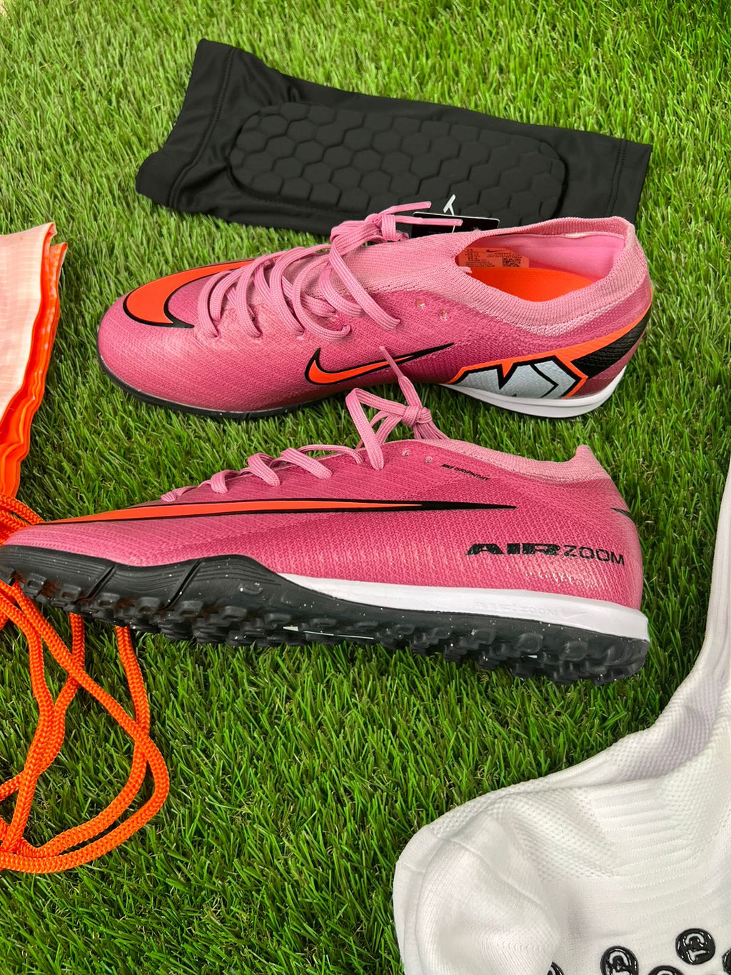 Pack élite 2026 : Mercurial mini foot Air zoom + chaussettes grip + sac + livraison gratuite